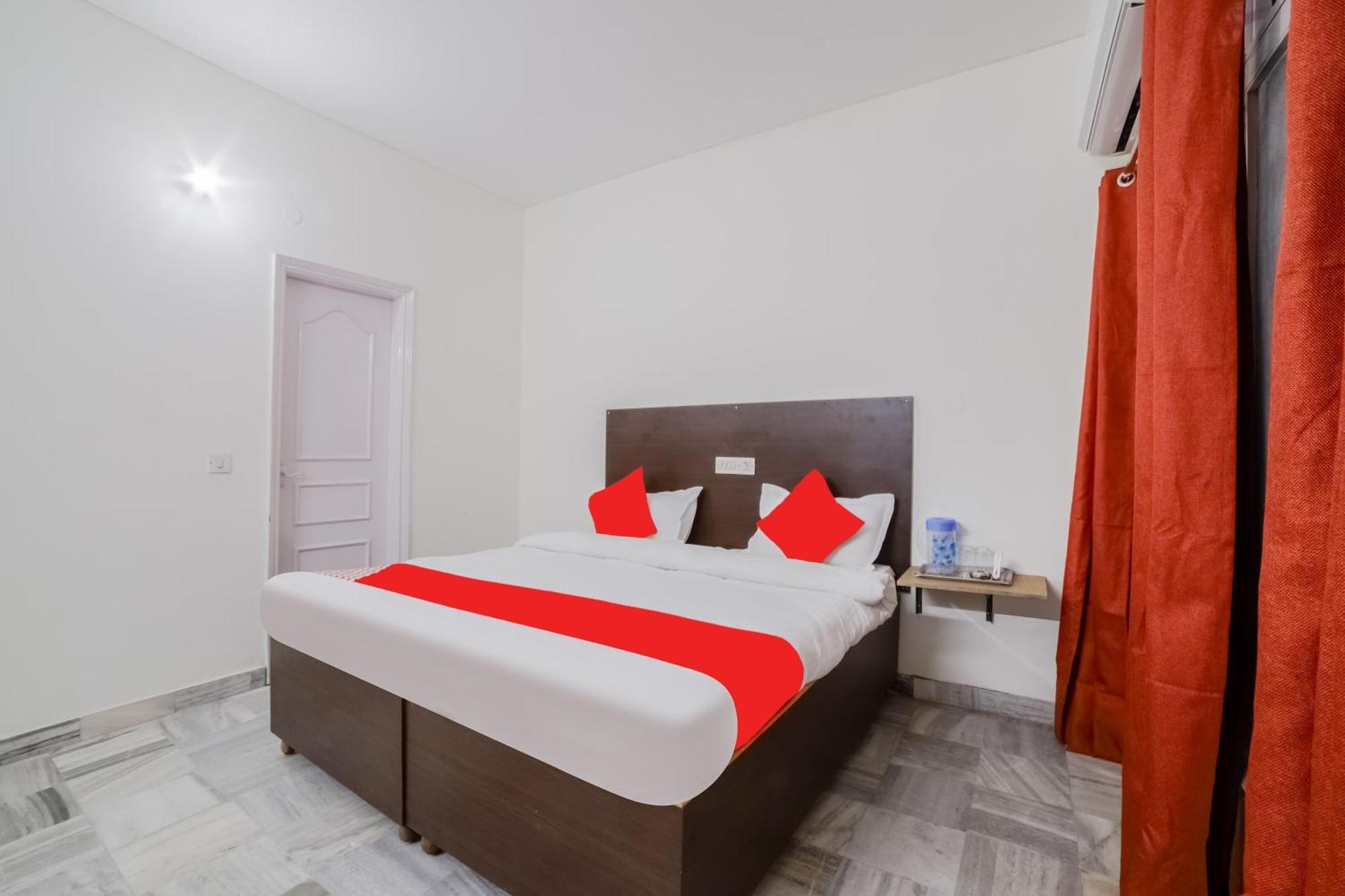 Hotel O Green Villa New Delhi Bagian luar foto