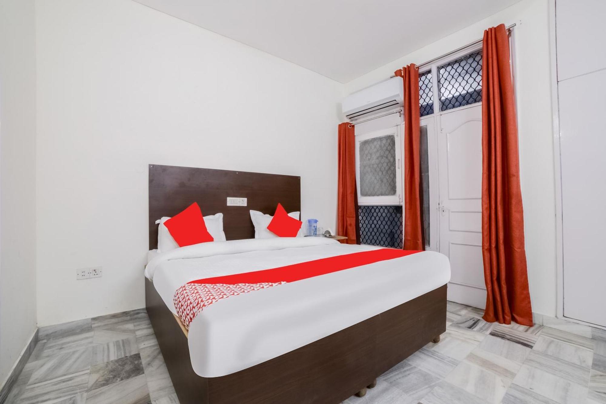 Hotel O Green Villa New Delhi Bagian luar foto